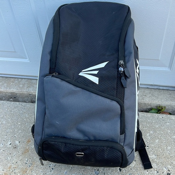 Easton Other - Softball/baseball bag for helmet and bats